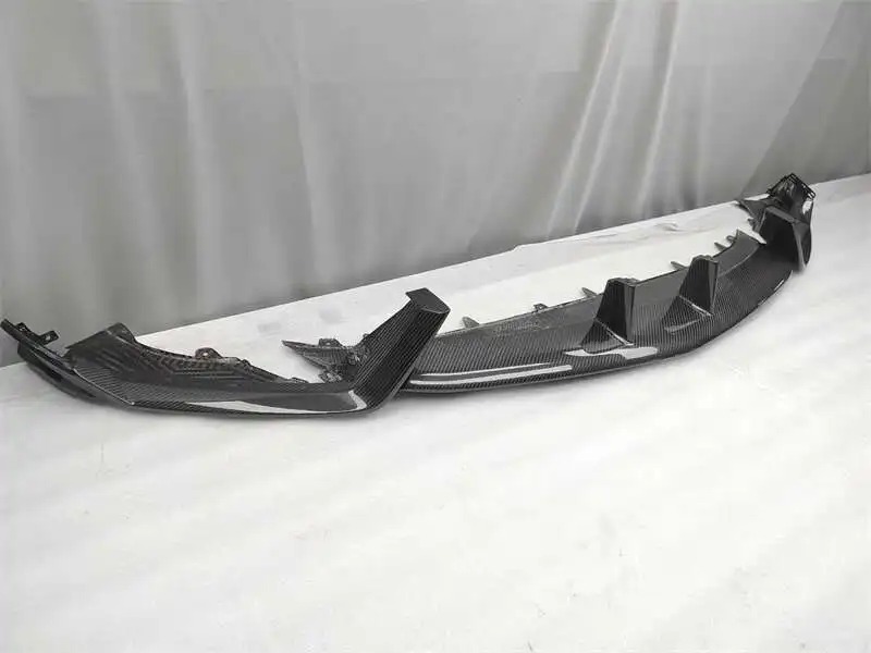 Hot Selling 2023 OEM Front Bumper Diffuser Suitable for  Urus Performance Dry Carbon Fiber Front Lip